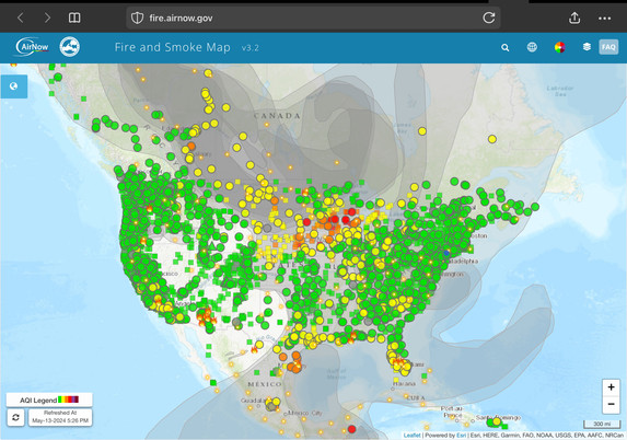 Fire.Airnow.Gov Firea and Smoke Map v3.2 showing smoke clouds over 2/3 of North America with bad air quality over Great Lakes to Minnesota and central US. A separate area of bad AQ over TX/Mexico border.